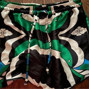 Zara Black and Green Patterned Women Shorts